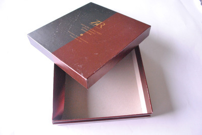 【工廠提供個(gè)性條紋禮盒定制】?jī)r(jià)格,廠家,圖片,禮品盒、禮品袋,廣州萬(wàn)形紙品包裝-